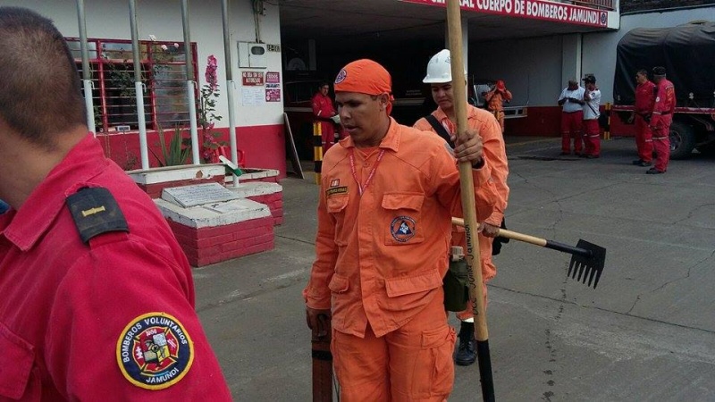 de camino a mitigar el incendio provocado  en el municipio de jamundi   